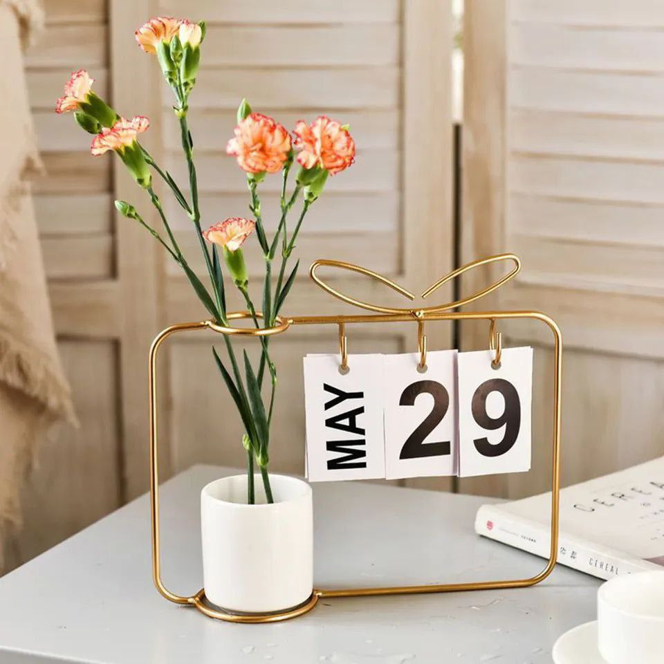 Calendar vase
