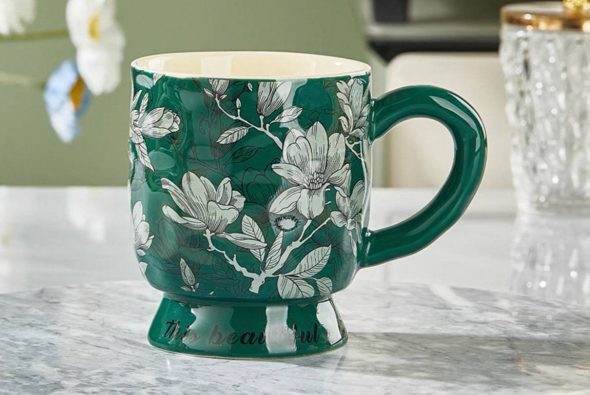 Porcelain mug