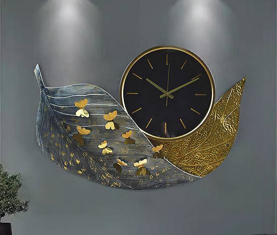 Metal clock tableau