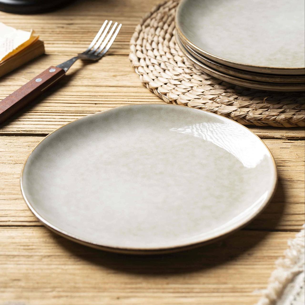 Porcelain plate