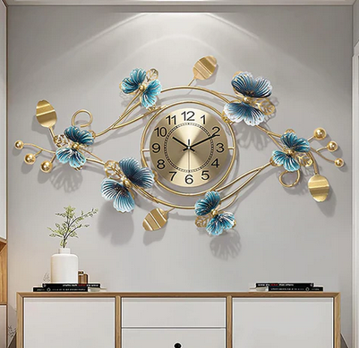 Metal tableau clock