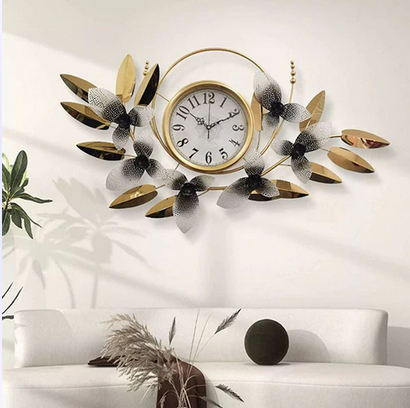 Metal tableau clock