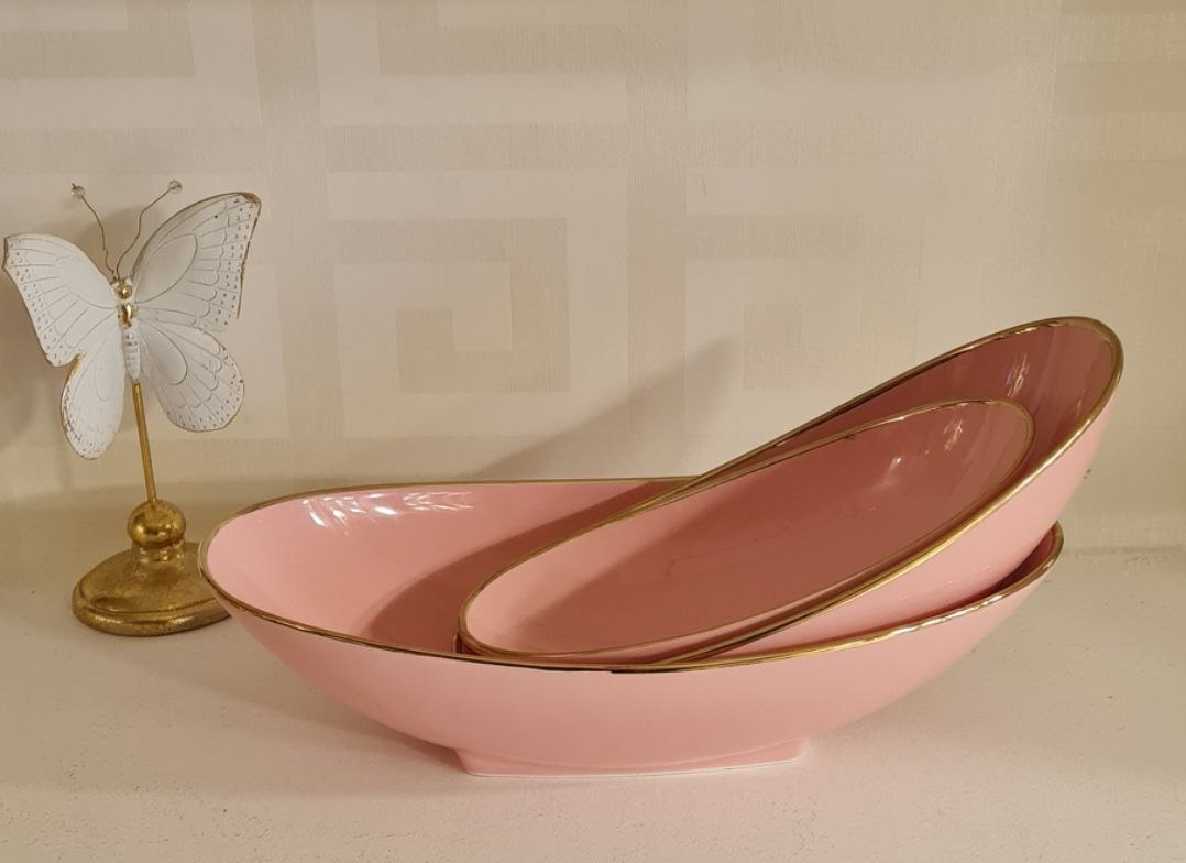 Porcelain serving plates
