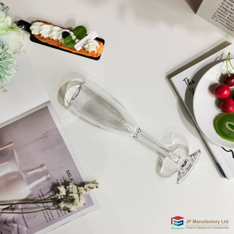 Crystal glasses set
