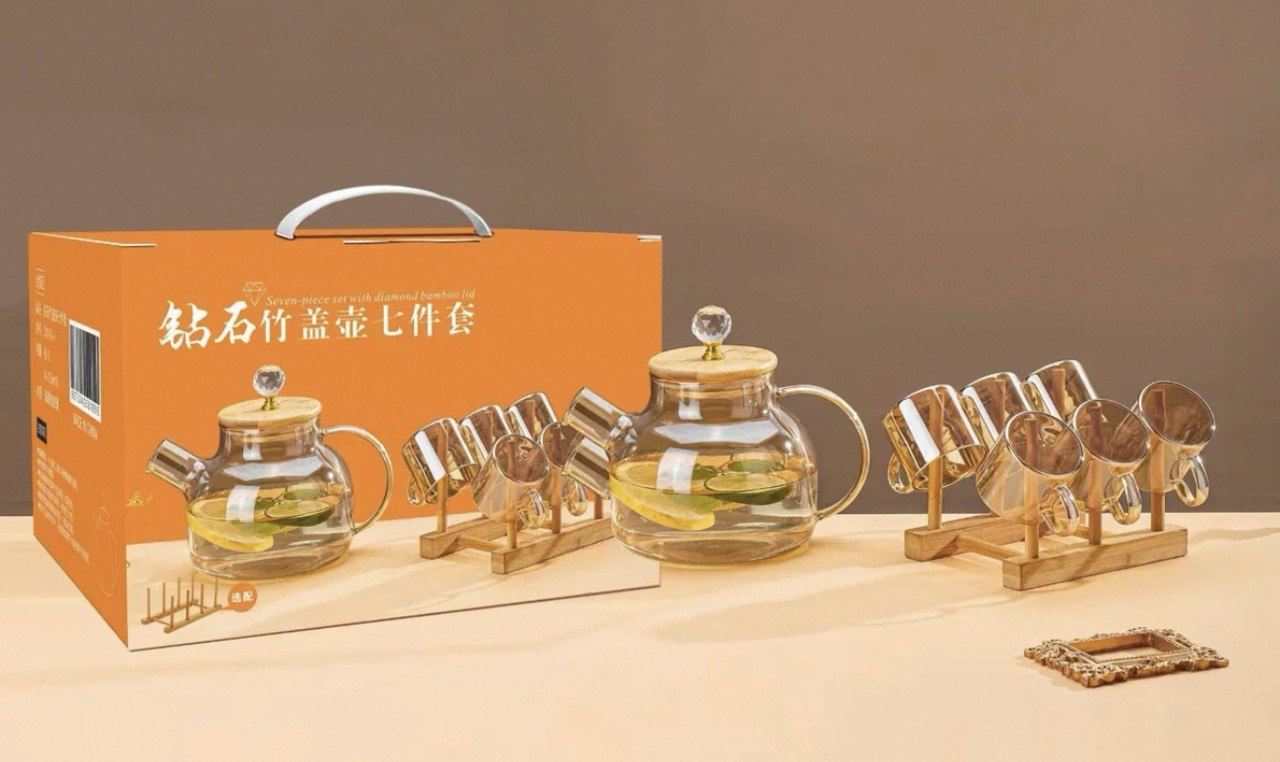 A kettle set with 6 coffee cups