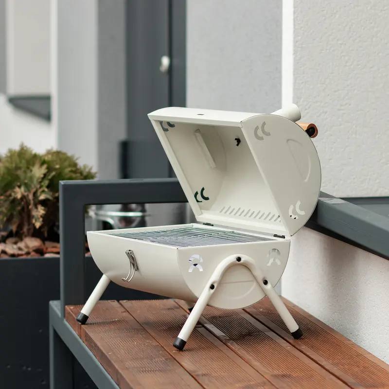 Mini grill with a modern design and practical size