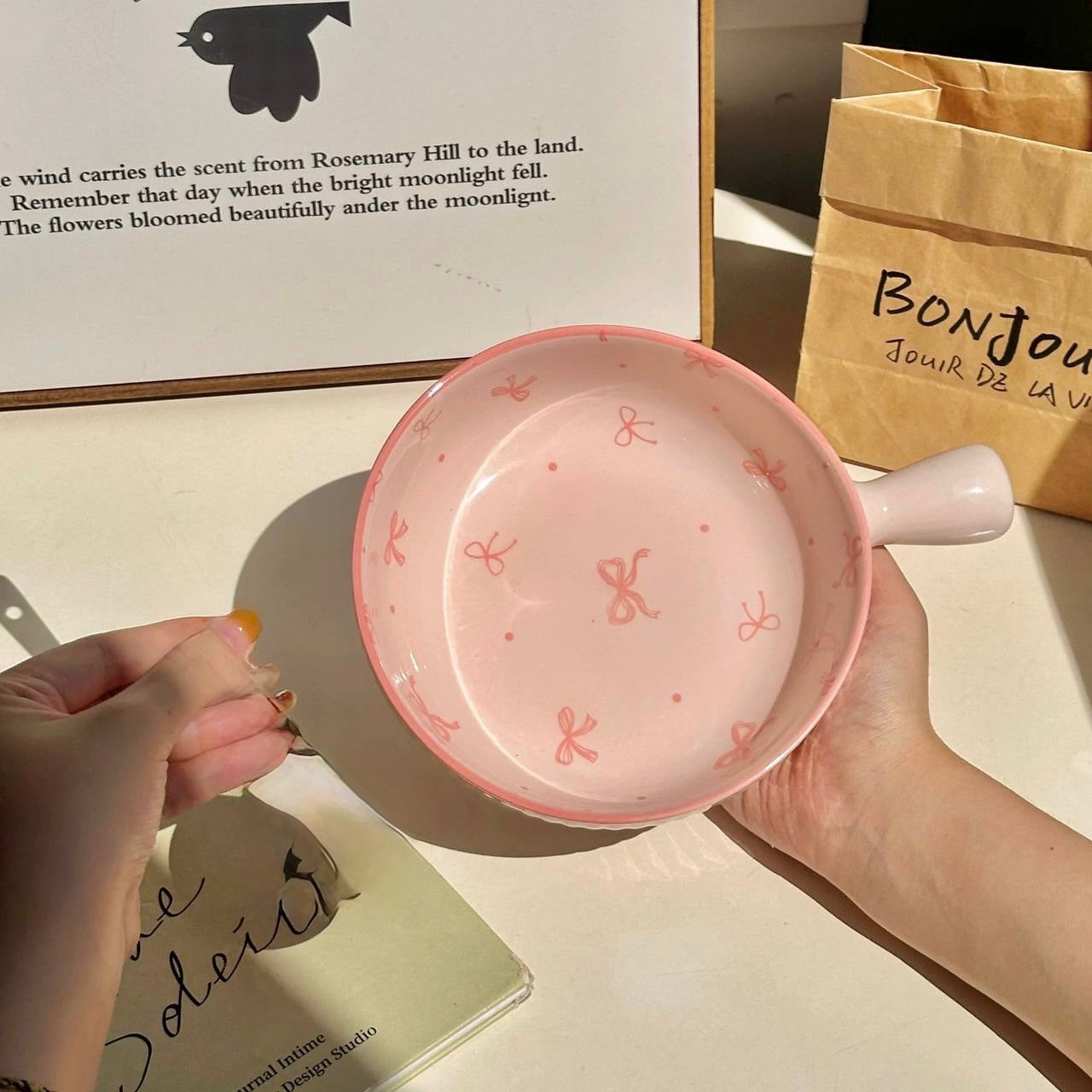 Heat-resistant porcelain frying pan with handle