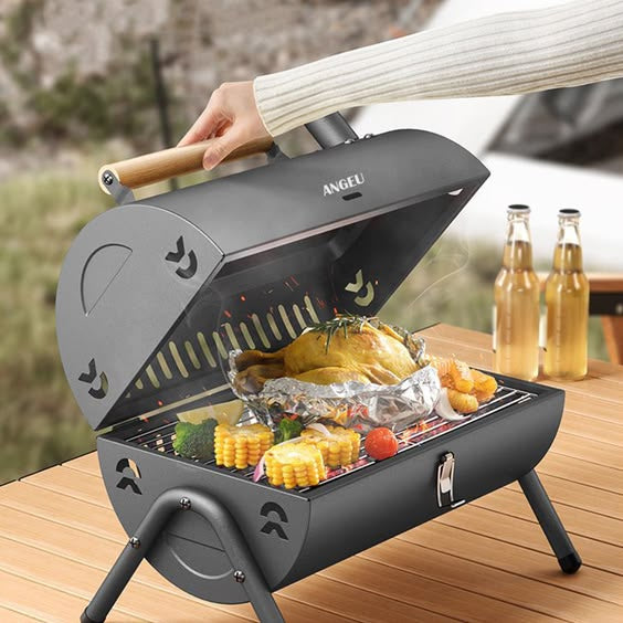 Mini grill with a modern design and practical size