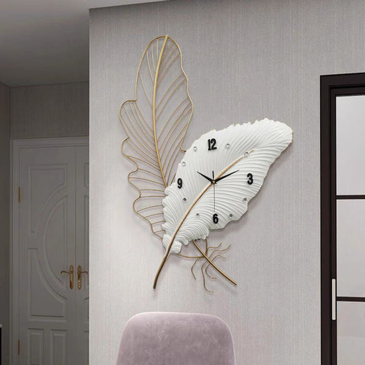 Metal tableau clock