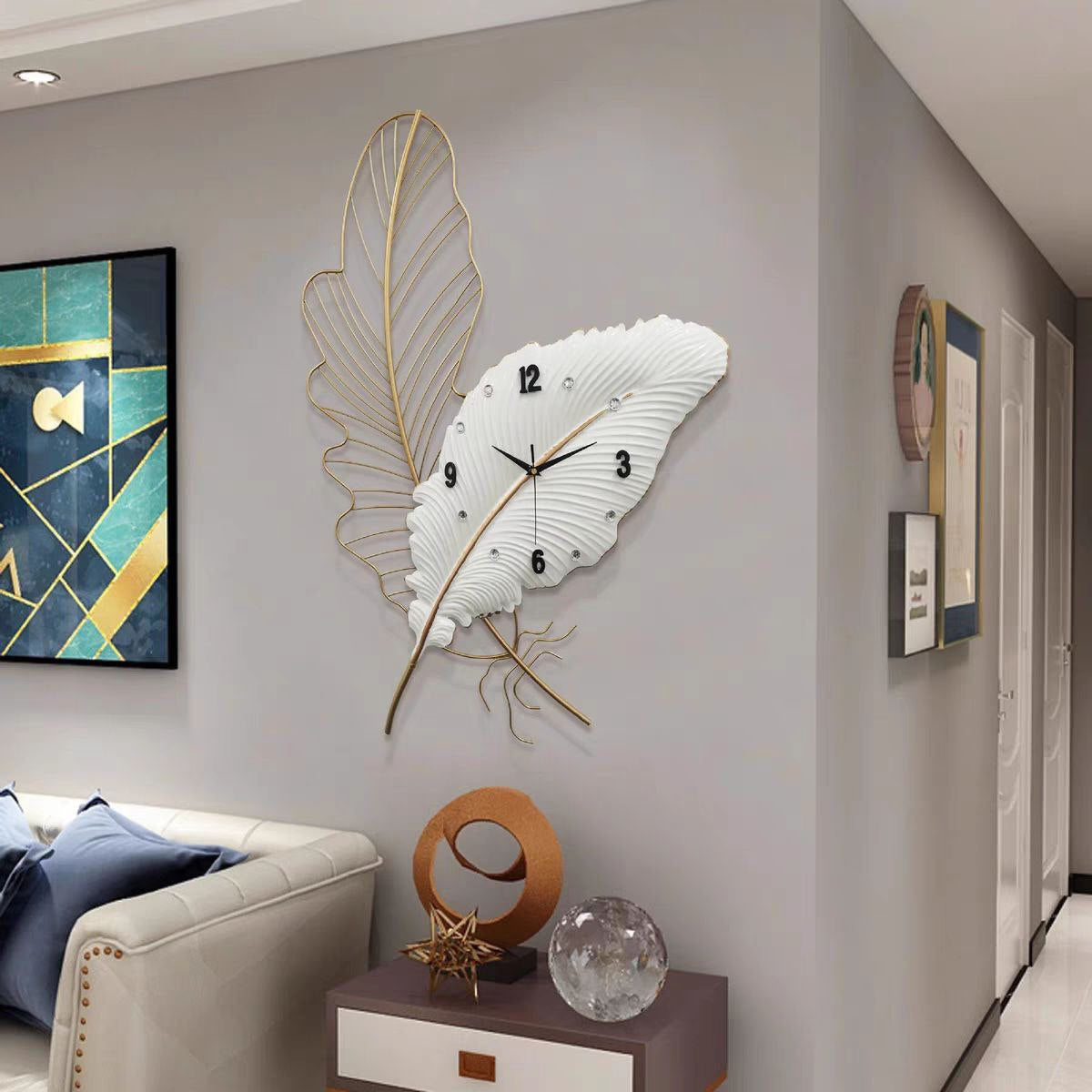 Metal tableau clock