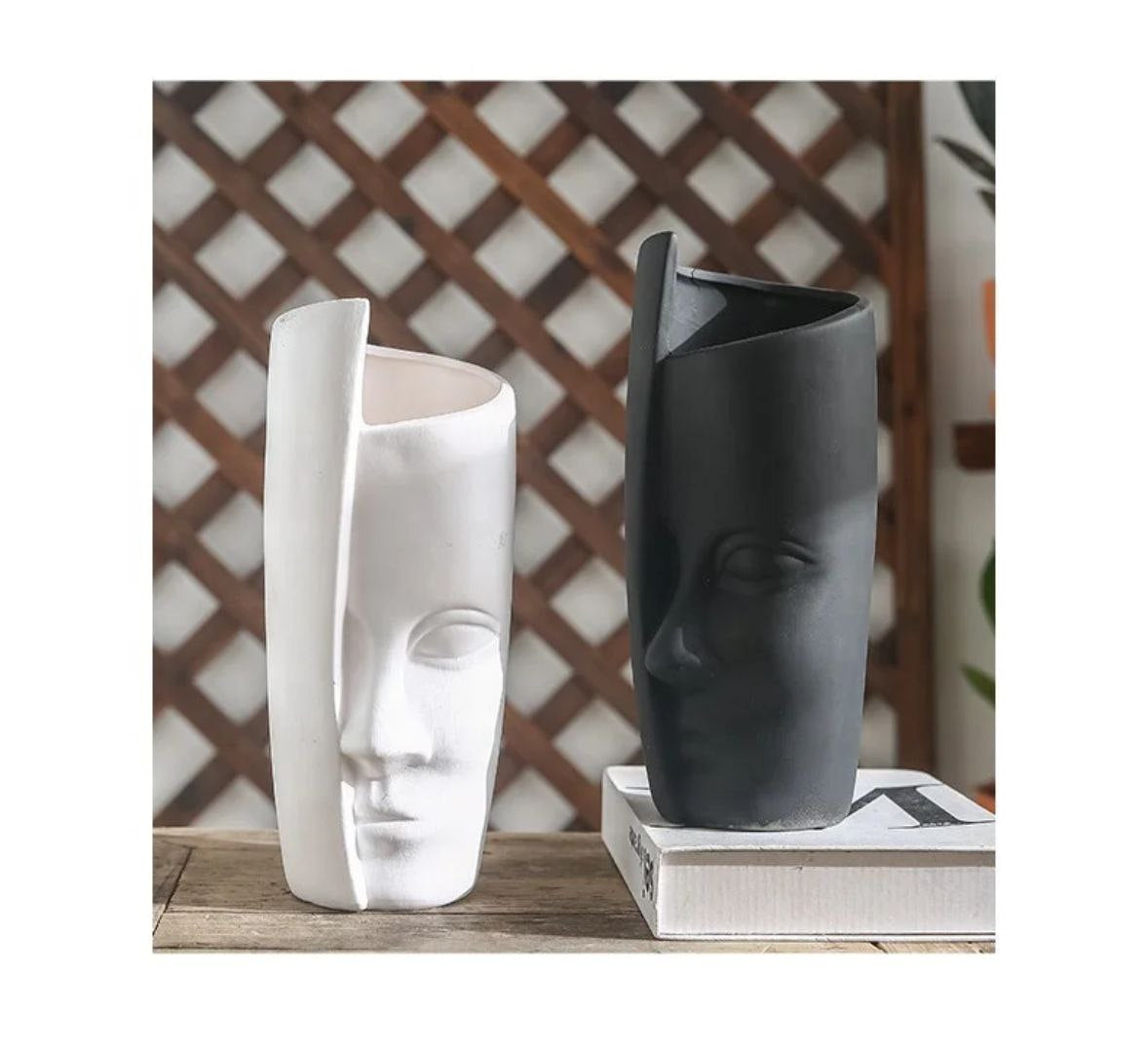 Porcelain vase 22 cm