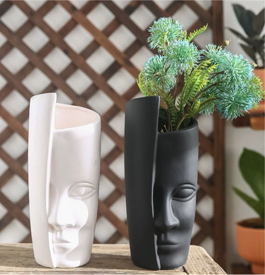 Porcelain vase 22 cm