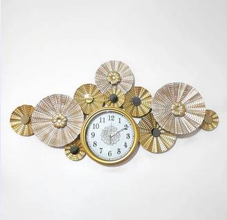 Metal tableau clock