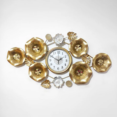 Metal tableau clock