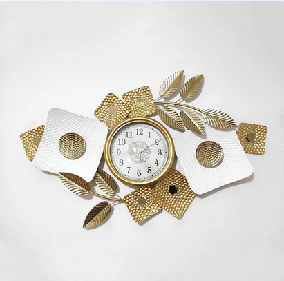 Metal tableau clock
