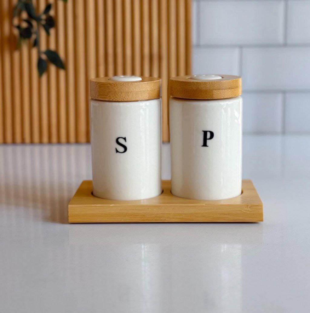 Porcelain tableware set