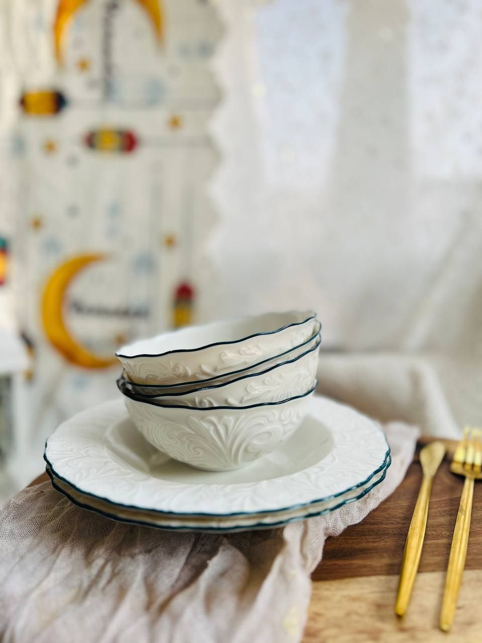 Porcelain plate set