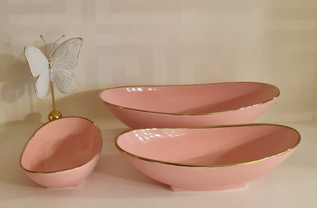 Porcelain serving plates