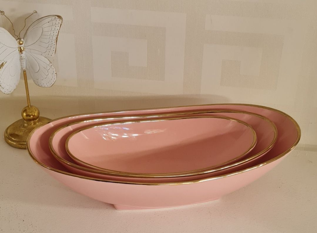 Porcelain serving plates