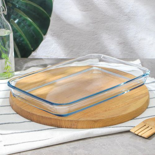 Pyrex casserole