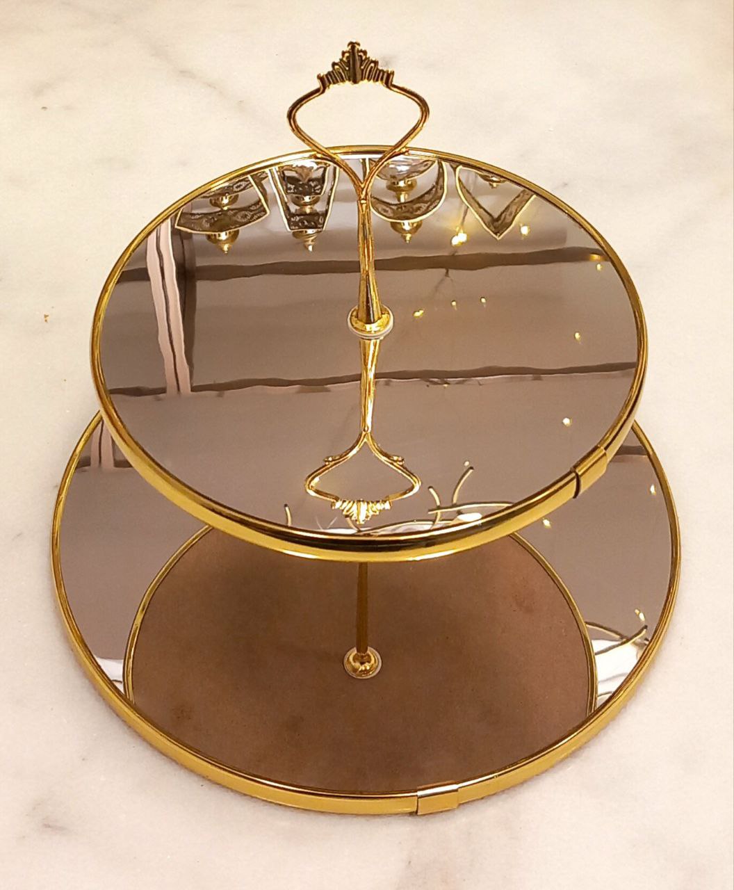 Serving mirror
