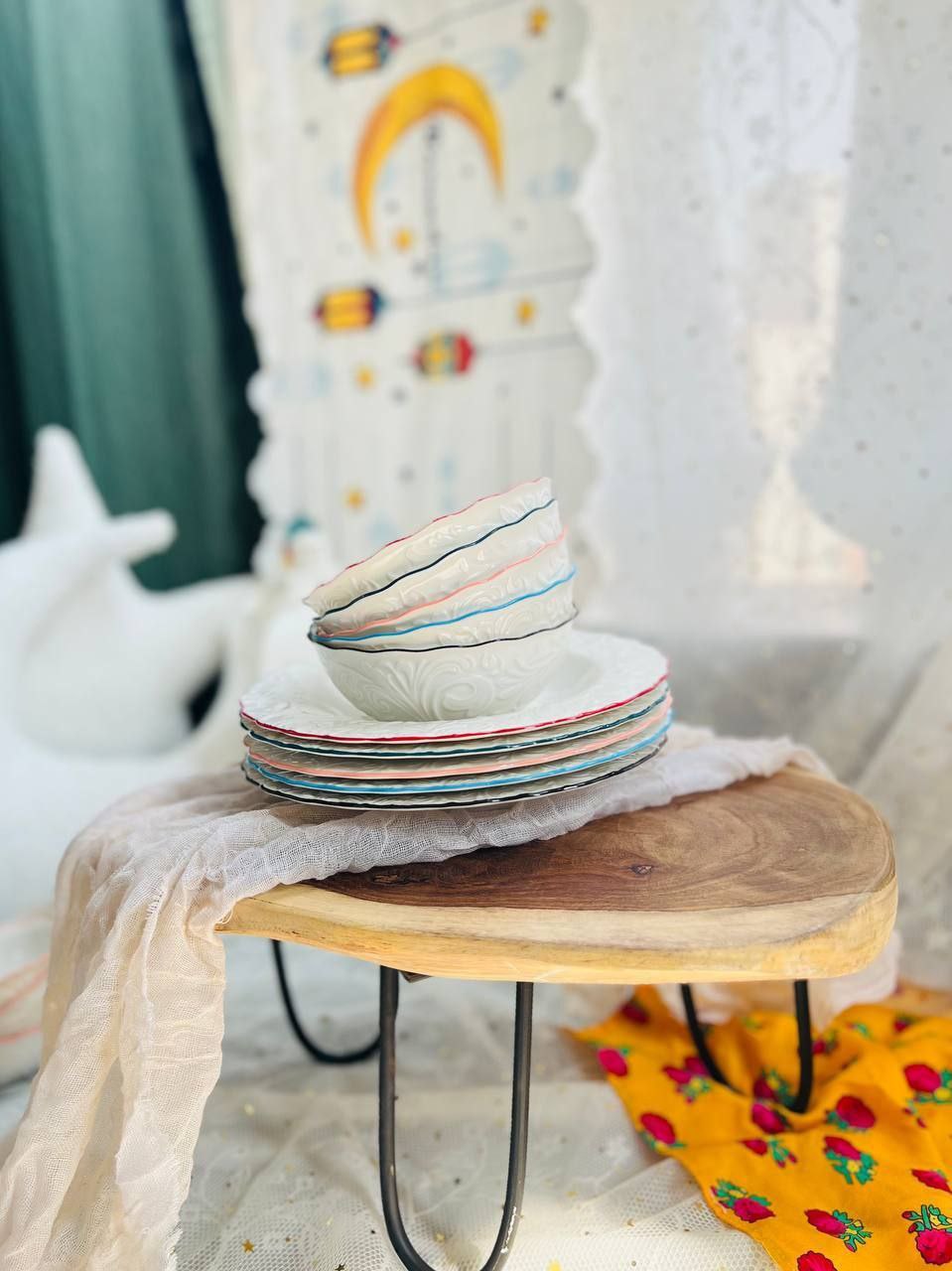 Porcelain plate set